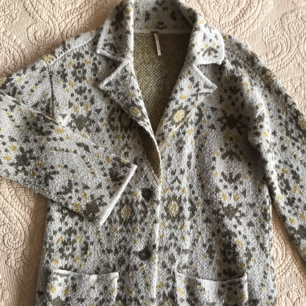 Free People 2 button cardigan Sz S